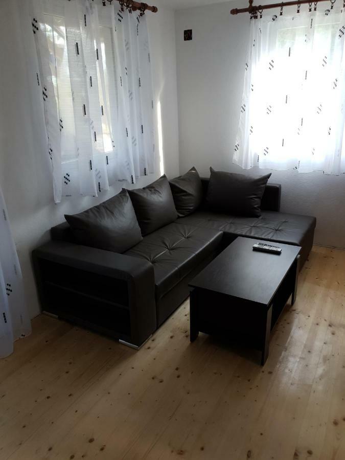 Apartmani Mir Жабляк Экстерьер фото